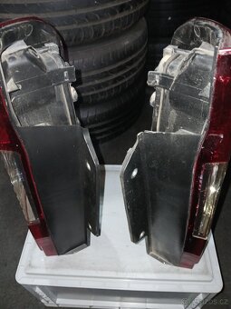 ZADNÍ SVĚTLA - 4