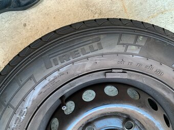Prodám letní pneu s disky, originál Ford, rozměr 215/65 R15C - 4