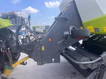 CLAAS Quadrant 5300 RF - 4