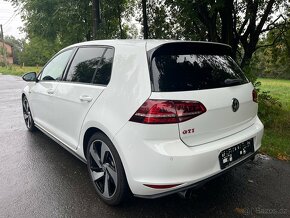 Volkswagen Golf GTI Performance 2.0 TFSi DSG - 4