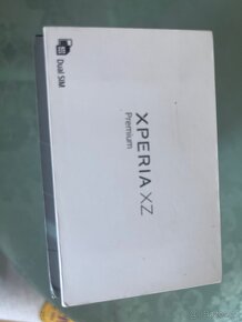 Sony XPERIA XZ Premium - 4