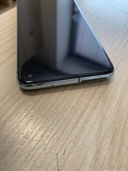 Samsung galaxy s10e - 4