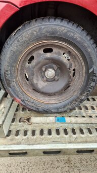 Prodam pneu zimni kumho 195/65/15 - 4