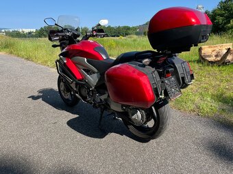 Honda VFR 800 X Crossrunner, serviska - 4