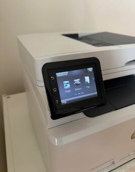 laserová tiskárna a kopírka se skenerem HP Color LaserJet Pr - 4