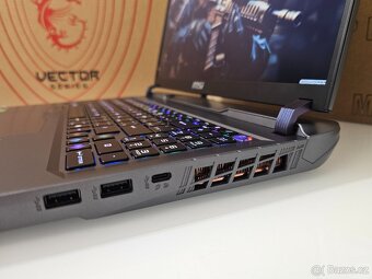17" 240HZ MSI VECTOR i9-14900HX,16GB RAM,RTX 4080 12GB 175W - 4
