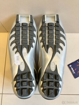 Boty na běžky Alpina stříbrné vel. 42 (nové) - 4