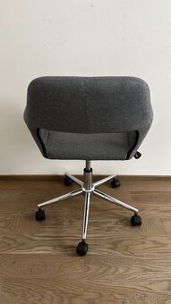 Krásné otočné  židle na kolečkách - 4