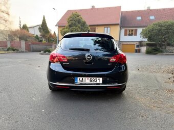 Opel Astra J Hatchback 1,7 CDTi 81 Kw - 4