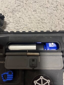 Airsoft zbraň M4 - 4