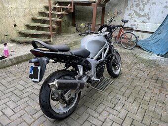 Suzuki SV650N - 4