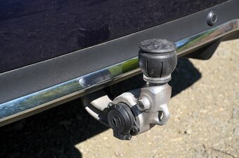Mercedes Benz E220 D 143 kW, 4-Matic, Tažné, 360°kamera, ACC - 4