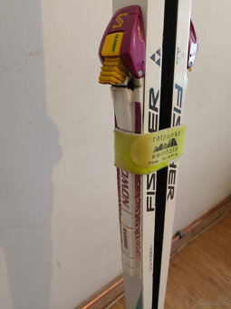 Běžecké lyže Fischer, velikost 210 cm s holemi. - 4