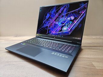 18"_PREDATOR HELIOS 18_i9-14900HX_32GB_3000GB_RTX 4070 8GB - 4
