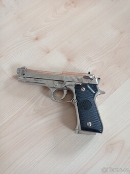Zapalovač pistol. - 4