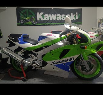 Kawasaki ZXR 750 R model K - 4