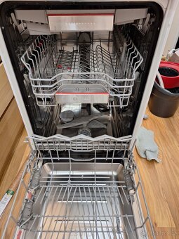 Prodám myčku BOSCH SPS66TW01E - 4