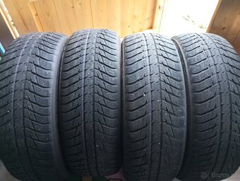 Zimní pneu Nokain  SUV 225/60 R18 - 4