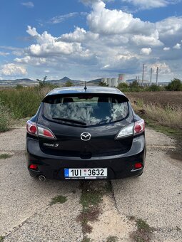 Mazda 3 / 2.2 (2011) - 4