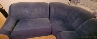 Prostorná pohodlná sedací souprava - 4