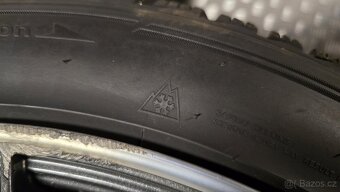 235/45 R19 Zimní pneu 7mm - 4