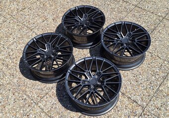 18" JapanRacing JR38 8x18 - 4