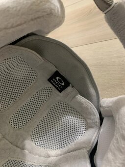 prilba OAKLEY MOD 3 - 4