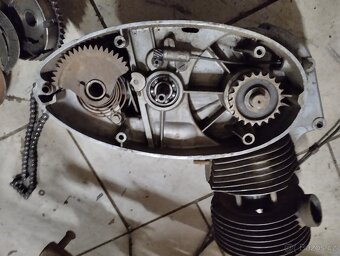 Motor Jawa 250 - 4