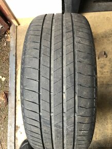 Pneu Bridgestone 215/50 R17 - 4
