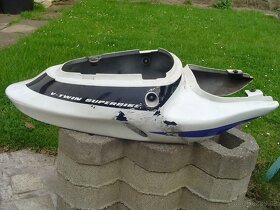 Směs dílů Suzuki TL1000R - 4