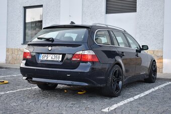 Bmw E61 530d/xDrive/2006/170kW/Automat/Kůže/Panorama/326tkm - 4