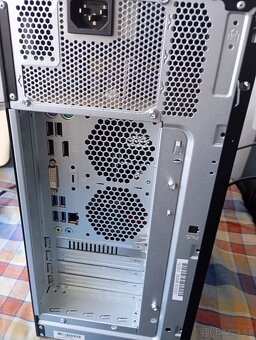PC FUJITSU Esprimo P758 I7-8700 16Gb DDR4 M2 1Tb - 4