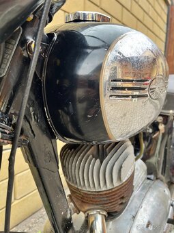 PRODÁM JAWA 250/590 SPORT-PŮVODNÍ ČERNÝ LAK - 4
