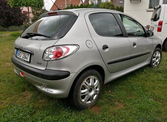 Peugeot 206 Hatchback - 4