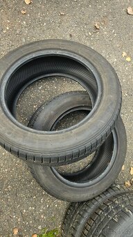 215/60R17 - 4