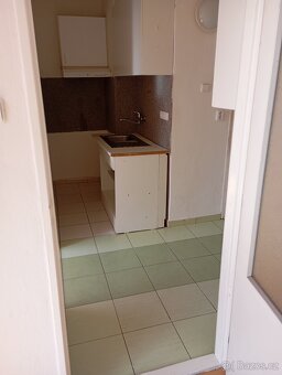 Pronájem bytu 2+1 Hrušovany u Brna. - 4