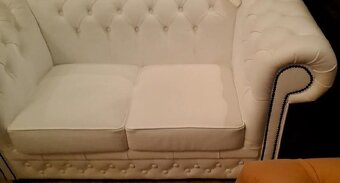 Nová bílá dvou sedačka Chesterfield - 4