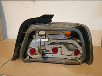 Zadní levý světlo E36 coupe - 4