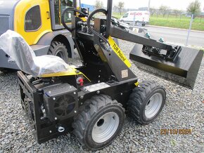 Mininakladače smykové 4X4 CENOVÁ AKCE - 4