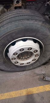 komplet kola 22,5 s pneu KAMA - 4