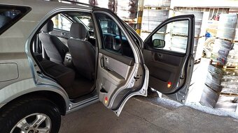 kia sorento 2.5 crdi. 4x4 ( velmi pekny stav ) - 4