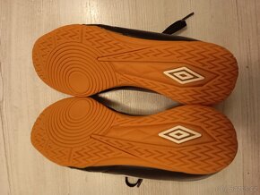 Sálové boty / sálovky Umbro vel. 38,5 - 4
