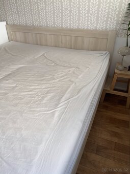 Postel z masivu Laura 210×180 cm + matrace - 4