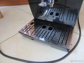 Nabízím kávovar Delongi Dynamica - 4