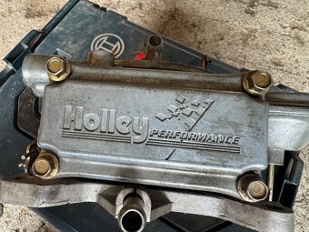 Karburátory Edelbrock a Holley pro motory V8 - 4