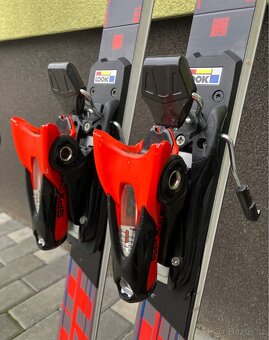 Závodní lyže značky Rossignol velikost 158 - 4