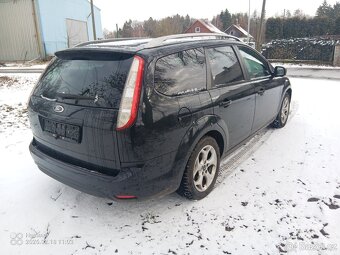 Ford Focus kombi 1.6  benzín 74 kW 2010 - 4