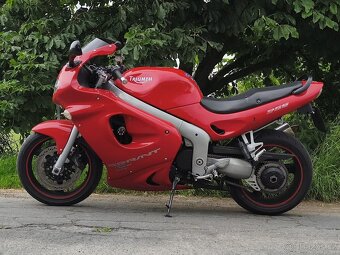 Triumph 955i Sprint ST - 4