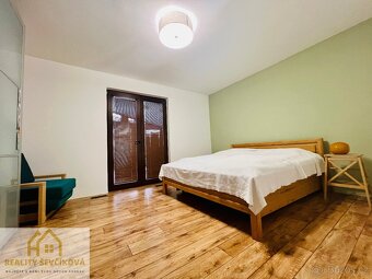 Prodej nadstandardního domu 7+kk, 1 732 m2 - 4