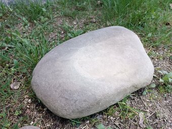 Prodám dekoraci kámen Dinosauři vejce - 4